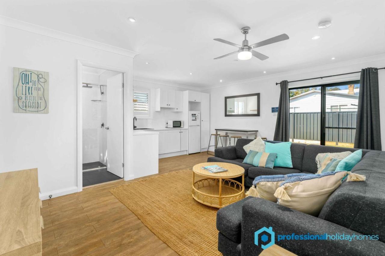 Coastal Palms - Pet Friendly - 3 Mins Walk To Beach Villa Culburra Beach Exterior photo